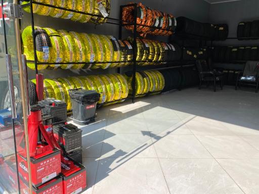 عکس لاستیک و باتری خادمی