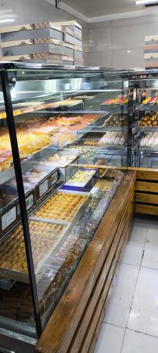 عکس نان و شیرینی سرای محمدی