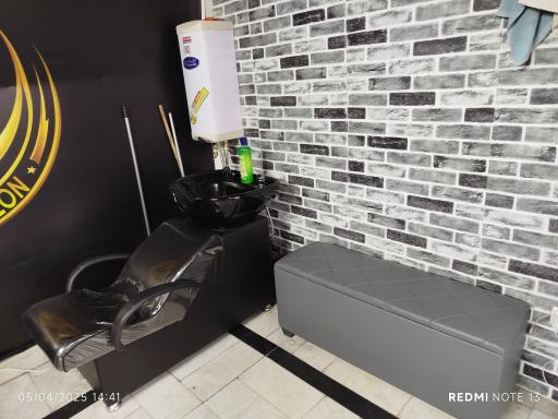 عکس آرایشگاه مردانه آروانا