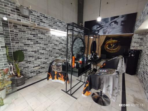 عکس آرایشگاه مردانه آروانا