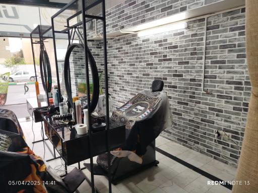 عکس آرایشگاه مردانه آروانا