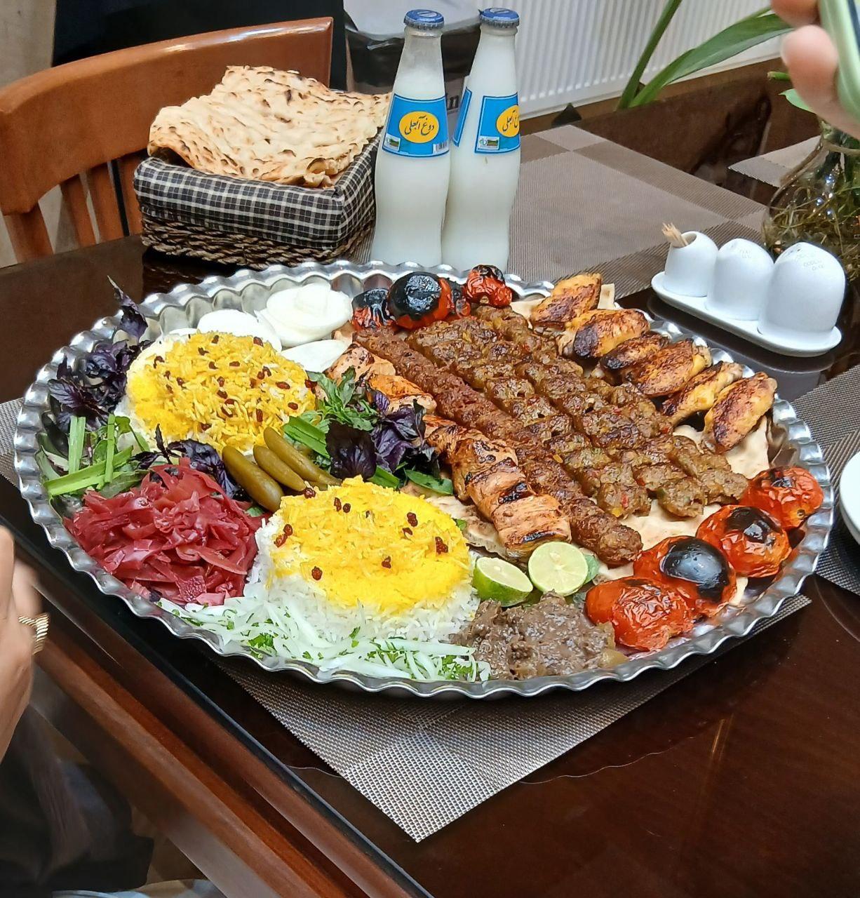 عکس کافه کباب شب 