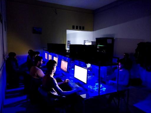 عکس گیم سنتر ایزی پیزی 