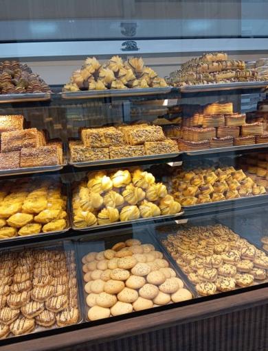 عکس نان و شیرینی لینا