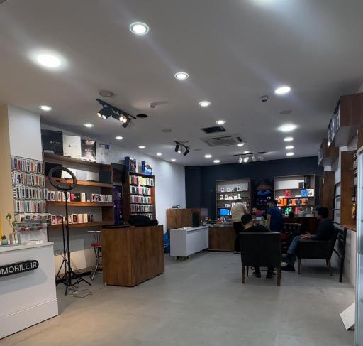 عکس فروشگاه موبایل میلانو