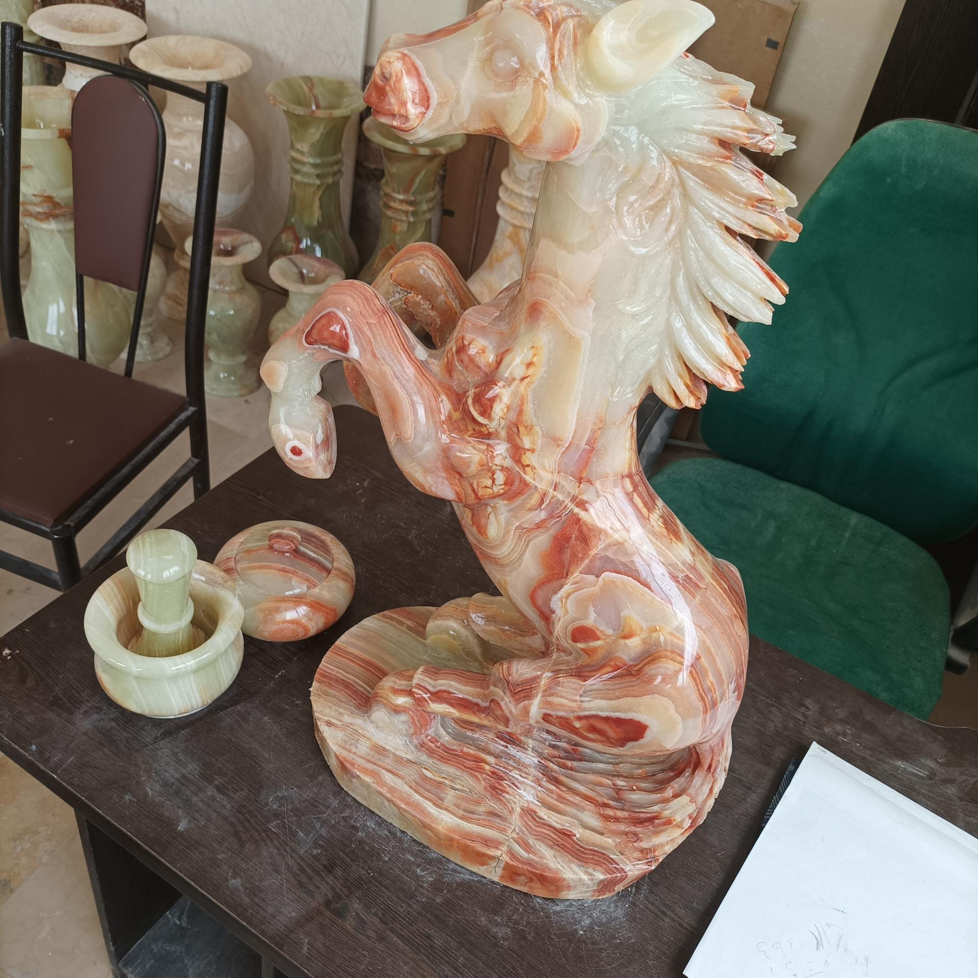 عکس سنگ سرای اعتماد محسنی 