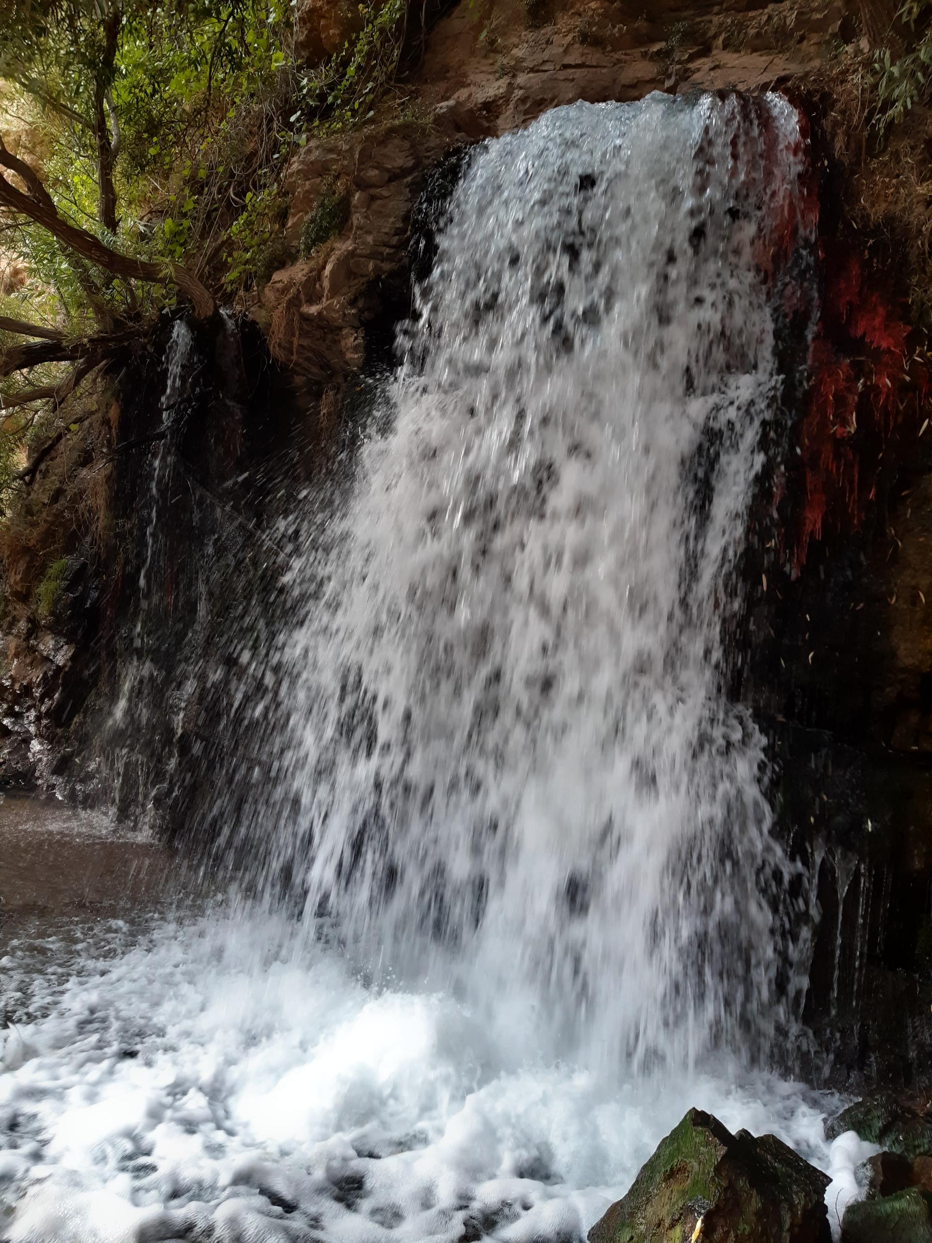 عکس آبشارهای باغ رستم