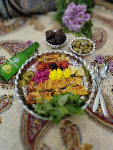 عکس رستوران خوشبختی