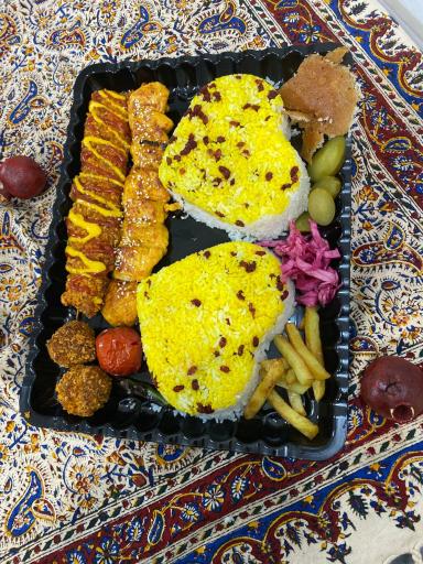 عکس رستوران خوشبختی