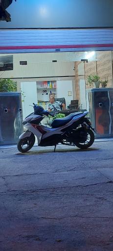 عکس مشاور املاک 