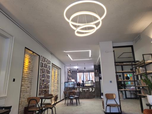 عکس کافه رو به رو