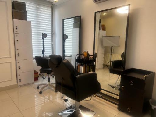 سالن زیبایی شادی مجد