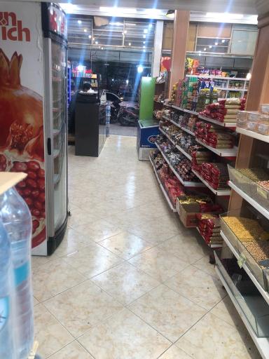 عکس سوپرمارکت عمو حسن