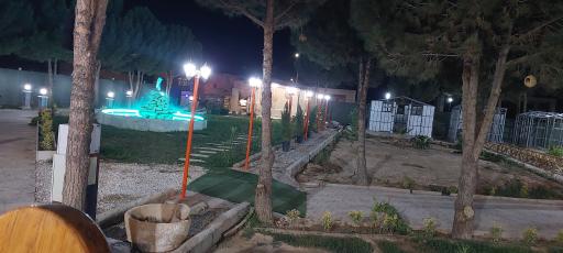 عکس باغ رستوران قلعه وداغ