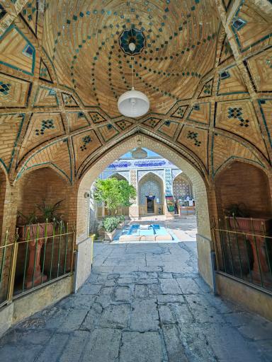 عکس بقعه سید تاج الدین غریب