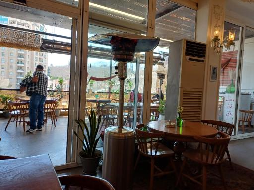 عکس رستوران روحی