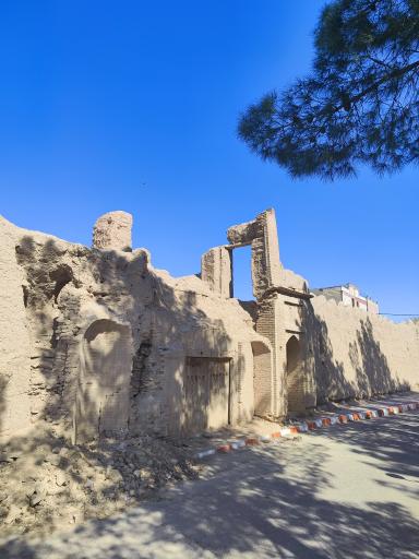 عکس قلعه خان طاهری