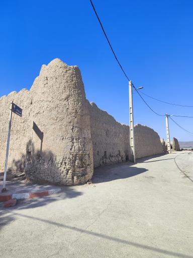 عکس قلعه خان طاهری