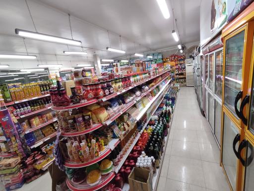 عکس سوپرمارکت خانواده