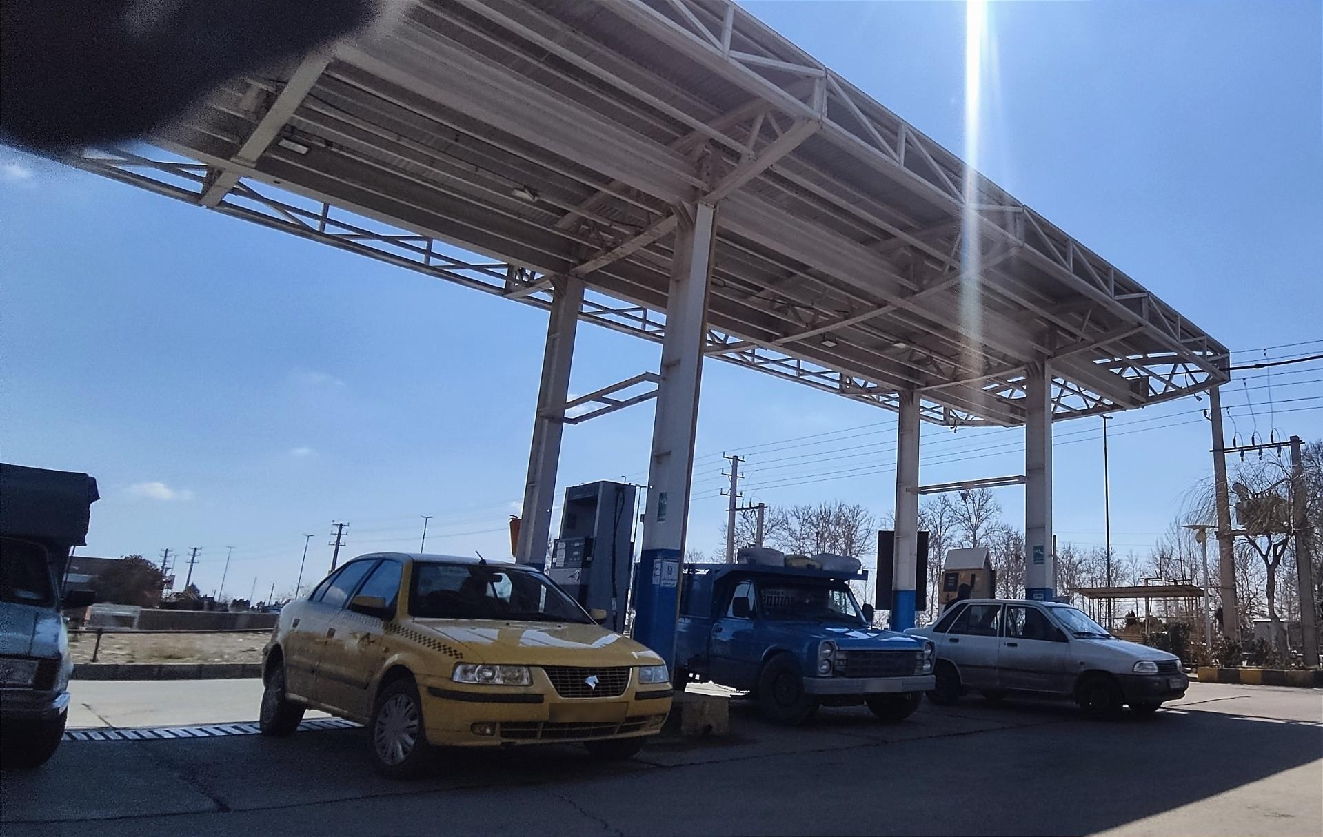 عکس جایگاه سوخت شفق