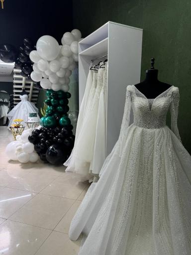 عکس مزون عروس گلگبری