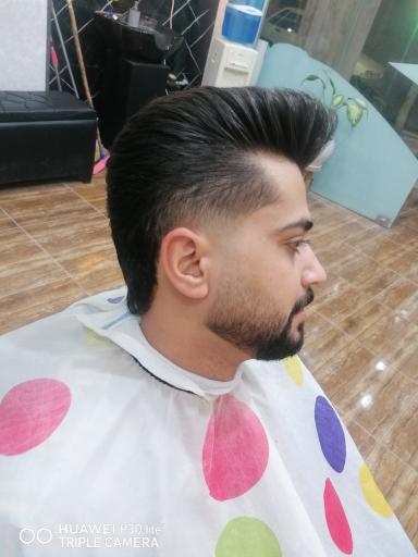 عکس آرایشگاه مردانه حسینی خاص 