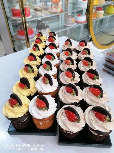 عکس شیرینی بیستون 