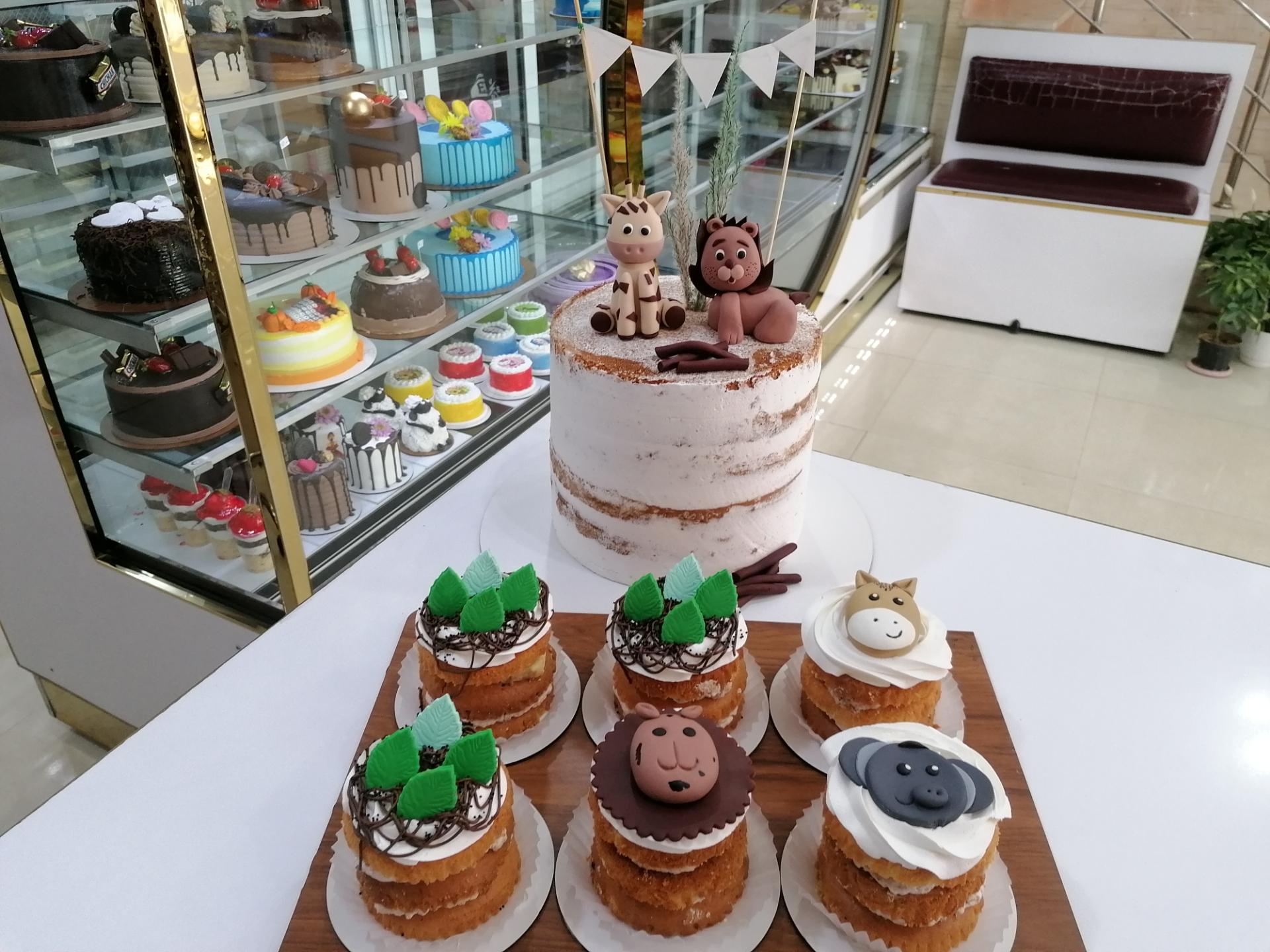 عکس شیرینی بیستون 