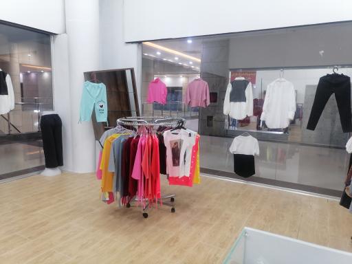 پوشاک زنانه بانو 