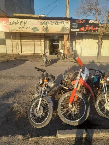 عکس تعمیرگاه موتور سیکلت مدرن 