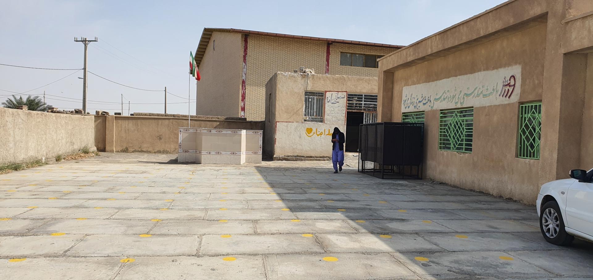 عکس دبیرستان آیت اله خامنه ای