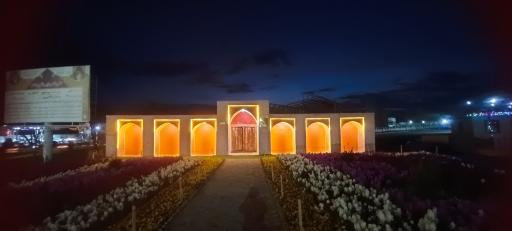 عکس نماد و ماکت کاروانسرای ینگی امام