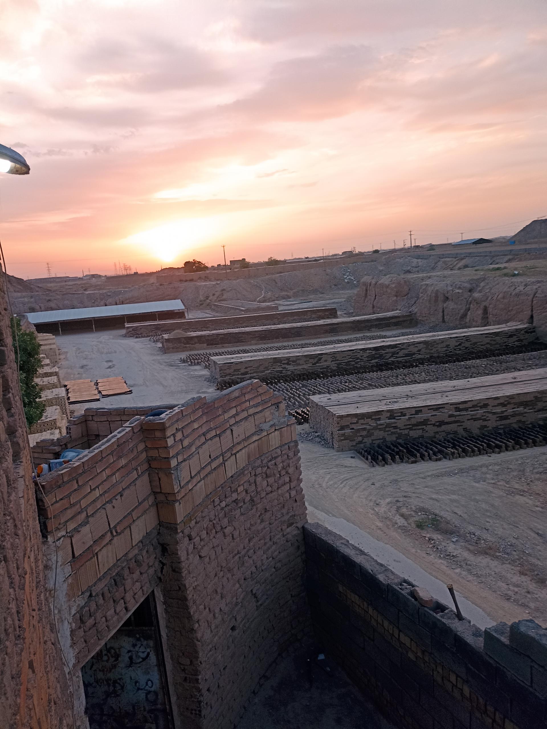 عکس کارخانه آجر ماشینی برادران حیدری