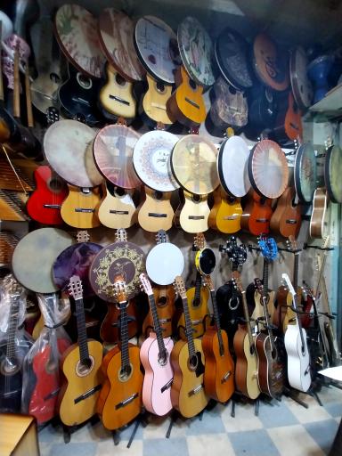 عکس فروشگاه موسیقی جمیل 