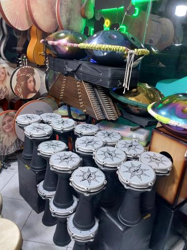 عکس فروشگاه موسیقی جمیل 
