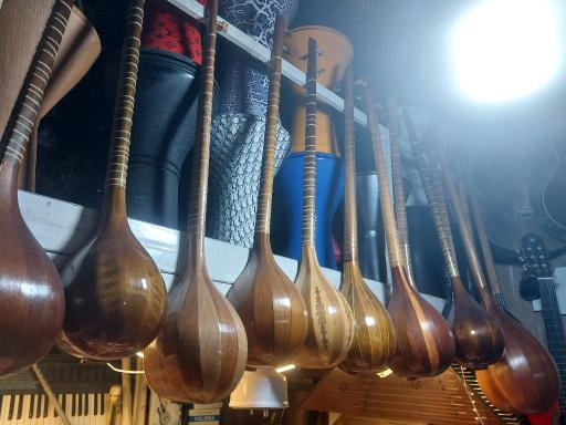عکس فروشگاه موسیقی جمیل 