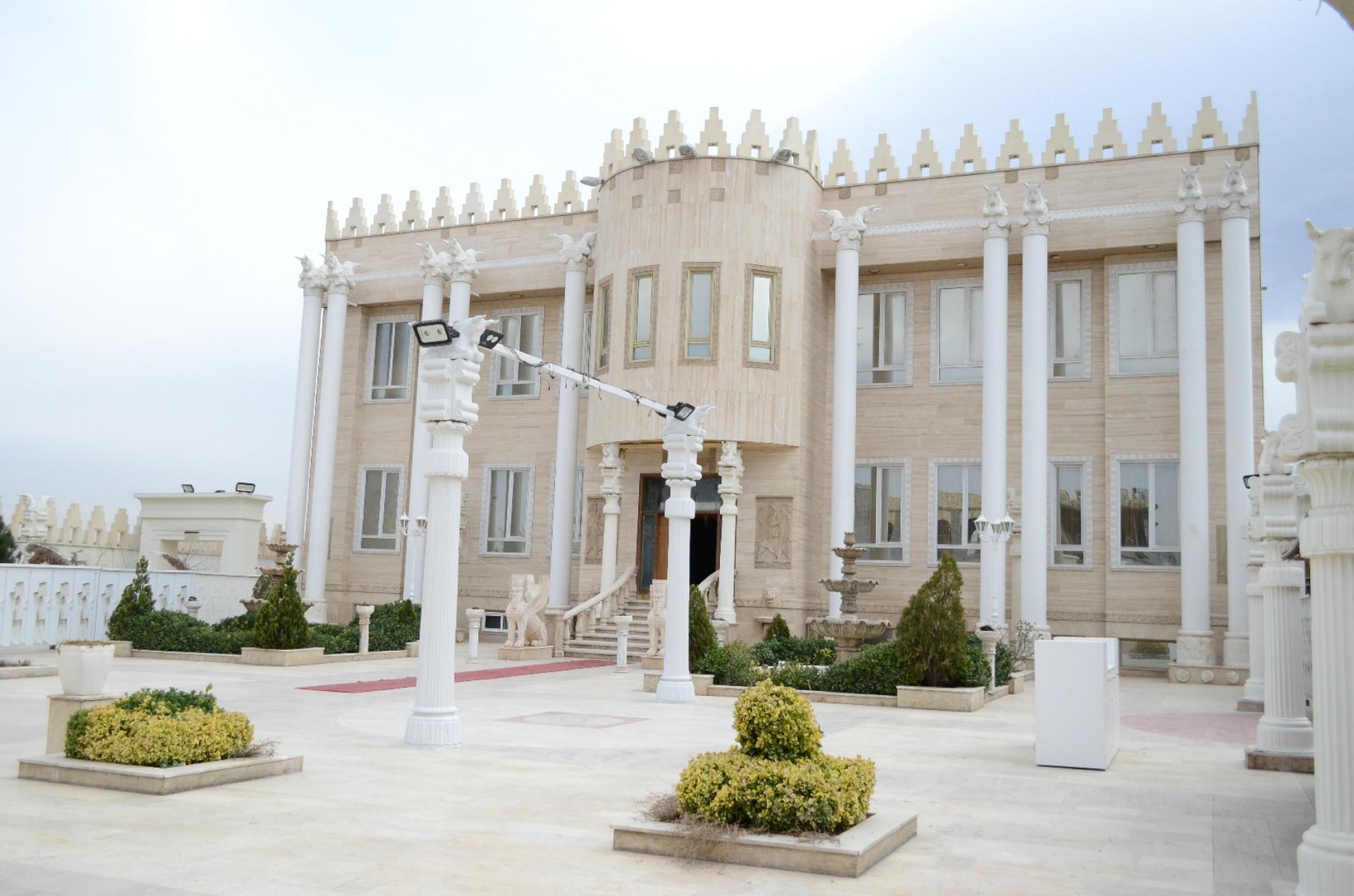 عکس باغ تالار پارمیس
