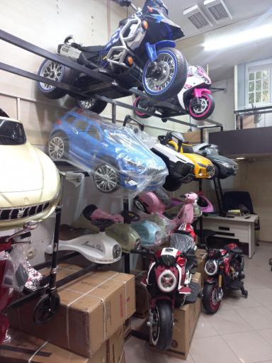 عکس فروشگاه لوازم ورزشی آداس اسپورت