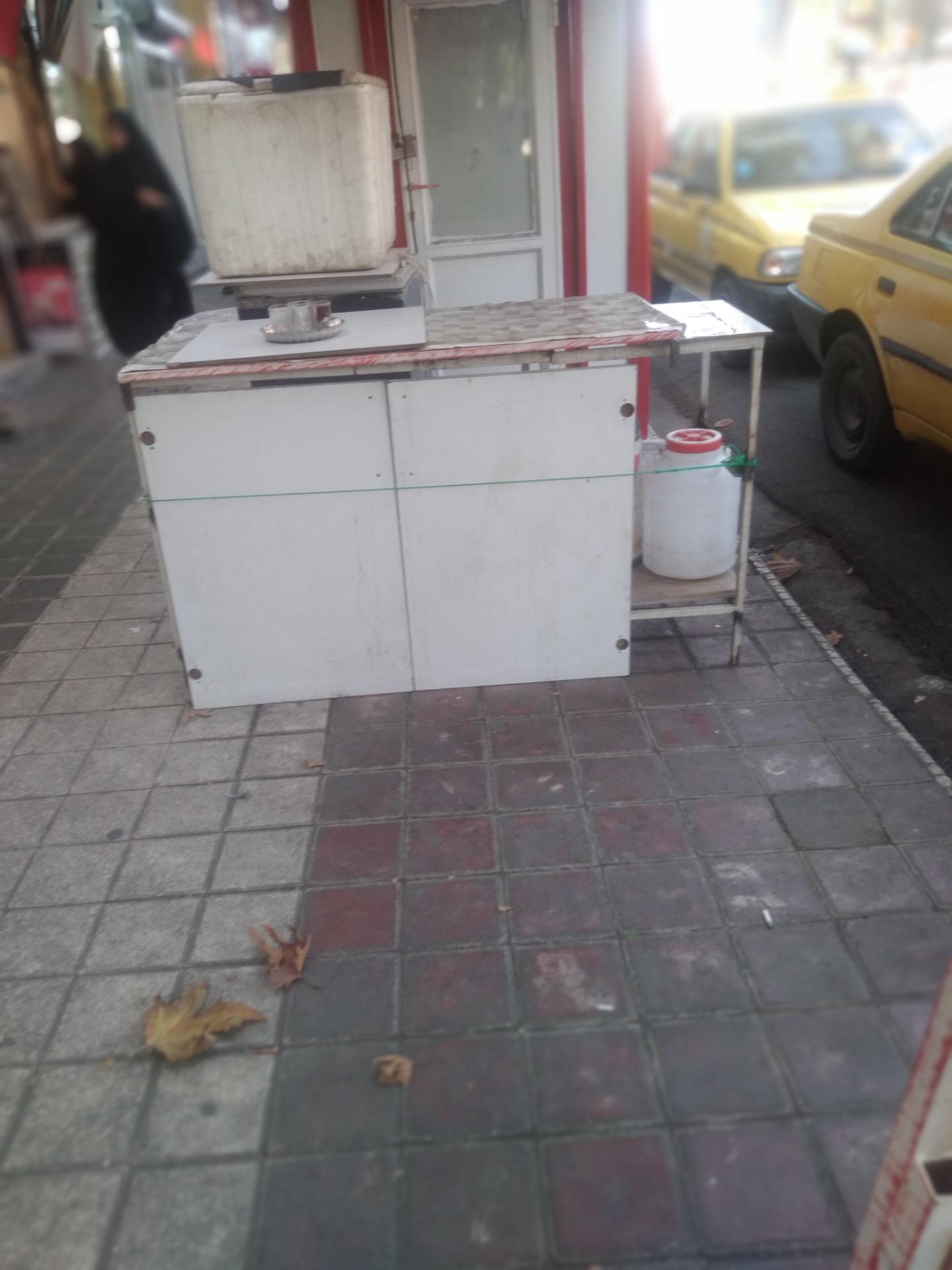 عکس دکه روزنامه فروشی احمد جمالی 