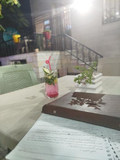 عکس کافه کتاب تمیس
