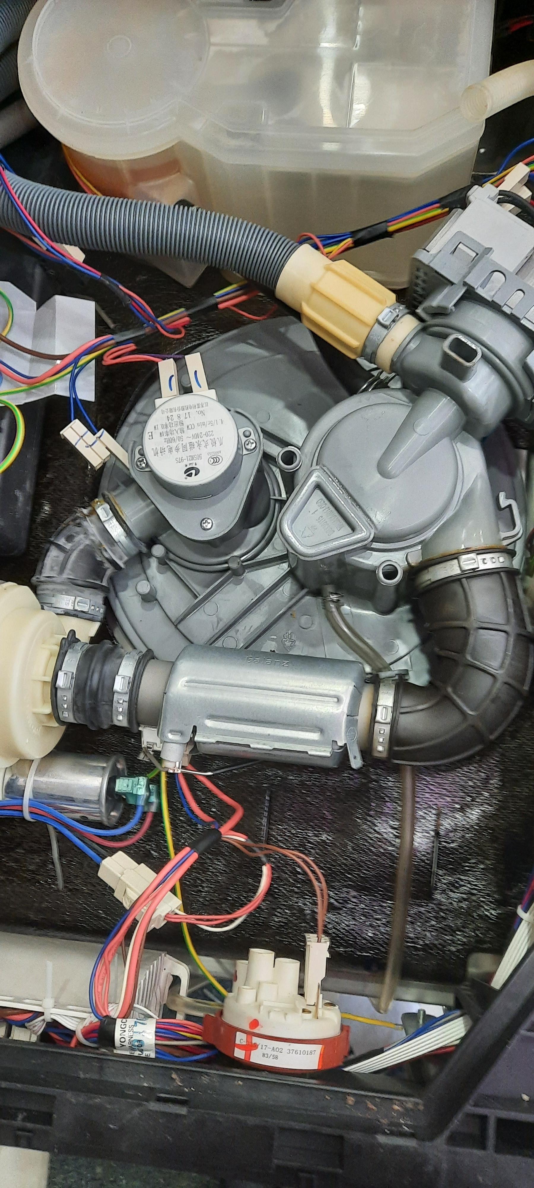 عکس نمایندگی  لباسشوی و ظرفشوی کرج تکنو سرویس آرمین