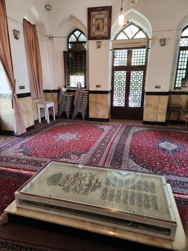 عکس آرامگاه شاعر صغیر اصفهانی