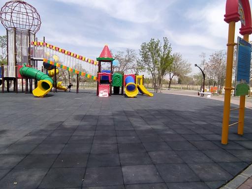 عکس زمین بازی پارک جهان شهر