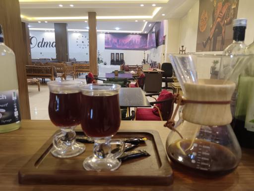 کافه کلبه سرای اودمان 