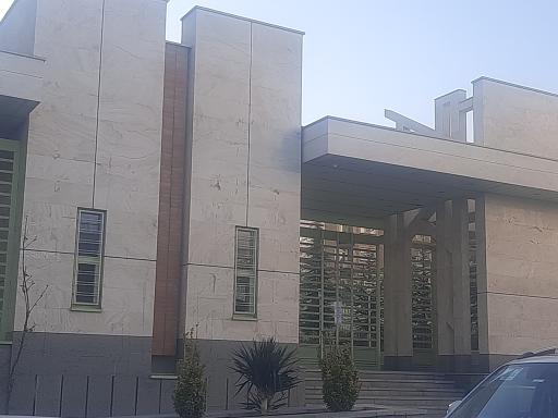 عکس دبیرستان پسرانه علمی