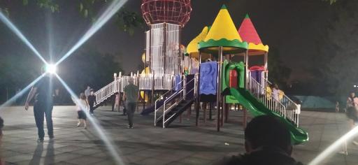 عکس زمین بازی پارک جهان شهر