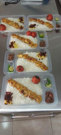 عکس رستوران بیرون بر بانو