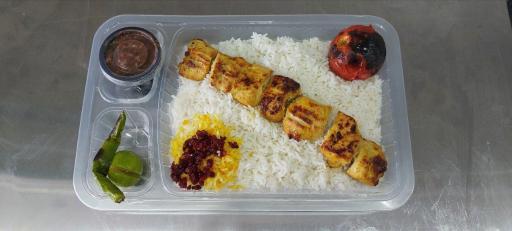 عکس رستوران بیرون بر بانو