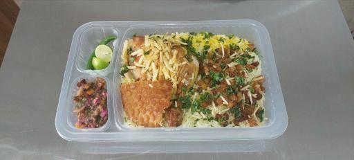 عکس رستوران بیرون بر بانو