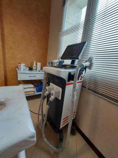 عکس کلینیک پوست مو لیزر و زیبایی طارا